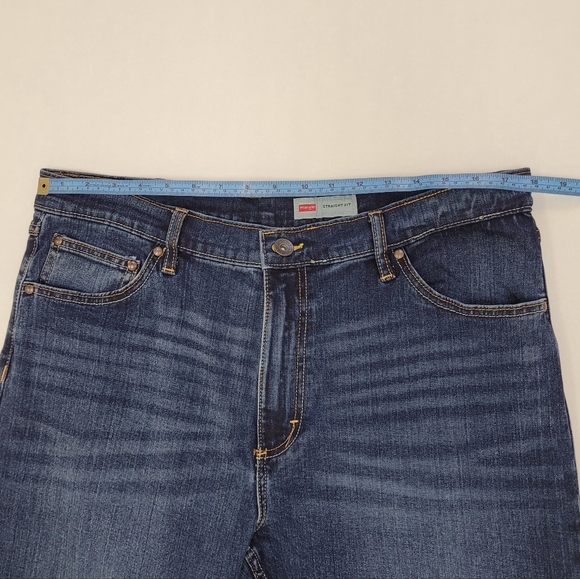 Wrangler Straight Fit Jeans - Picture 4 of 11